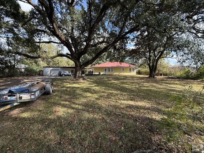 2418 N University Ave in Lafayette, LA - Building Photo - Building Photo