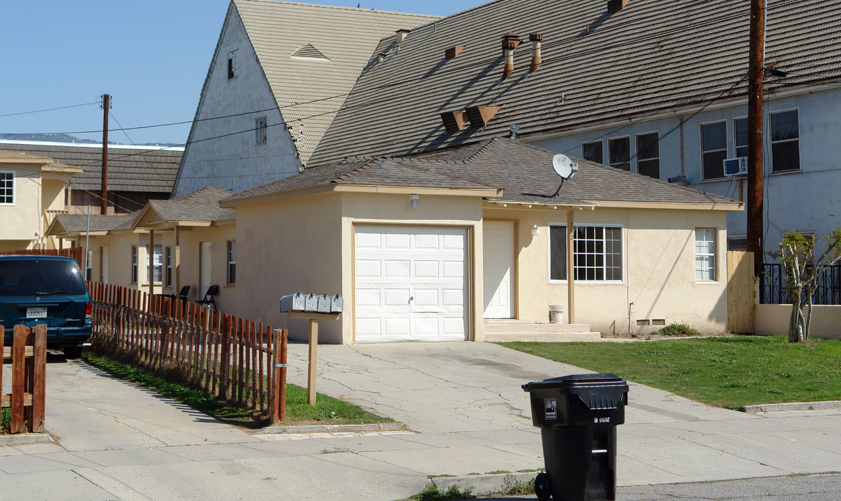 732 W 10th St in San Bernardino, CA - Foto de edificio