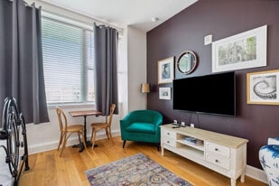 925 Common St in New Orleans, LA - Building Photo