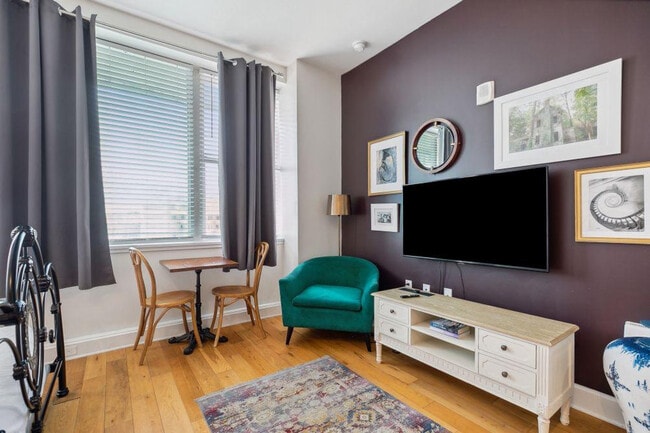 property at 925 Common St