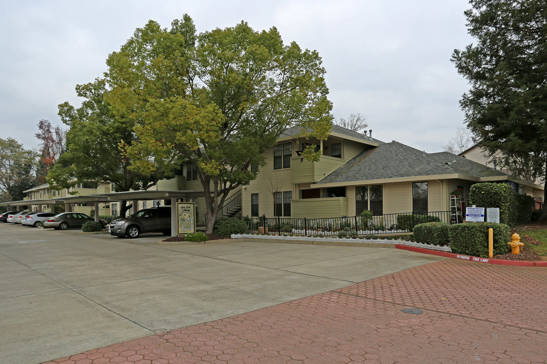 Gunn Road Commons in Carmichael, CA - Building Photo