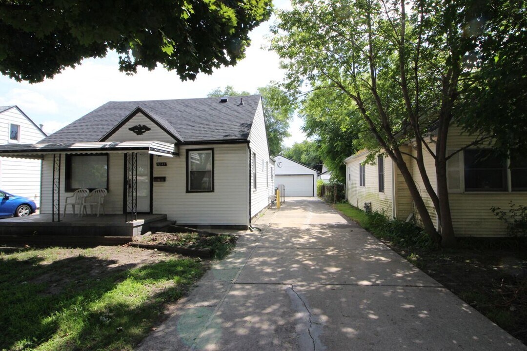 5847 Weddel St in Taylor, MI - Building Photo