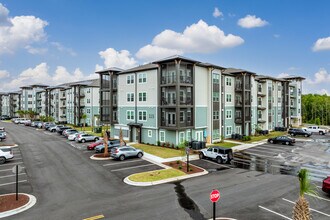 Lively Murrells Inlet in Murrells Inlet, SC - Foto de edificio - Building Photo