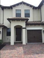 1222 Royal St. George Blvd in Davenport, FL - Building Photo
