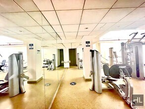 Fourth Avenue, Unit 3L in New York, NY - Building Photo - Building Photo