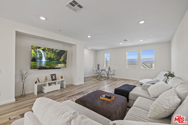 property at 27109 Vly Oak Pl