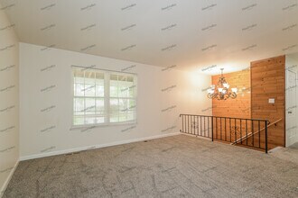 548 Goldwood Dr in Ballwin, MO - Building Photo - Building Photo