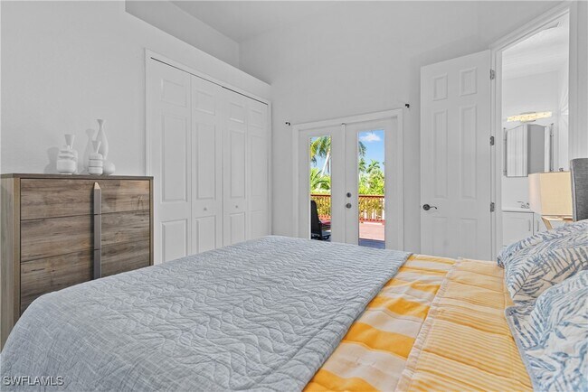 property at 2417 Cape Coral Pkwy W
