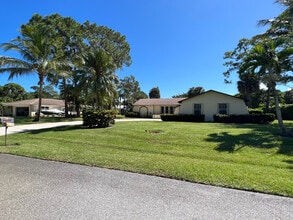 5878 Tidewater Dr in Jupiter, FL - Building Photo - Building Photo