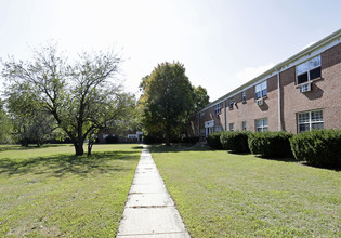 Jamestowne Village in Toms River, NJ - Building Photo - Building Photo