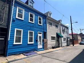 1819 Harcum Wy in Pittsburgh, PA - Building Photo - Building Photo