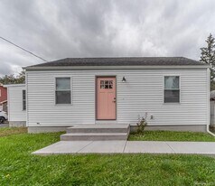 905 Tower Ave in Maybrook, NY - Building Photo