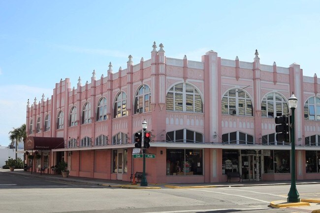 101 W Oak St-Unit -201 in Arcadia, FL - Foto de edificio - Building Photo