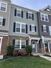 1833 Sag Harbor Ln in Fredericksburg, VA - Foto de edificio - Building Photo