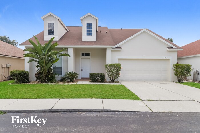 8842 Cypress Hammock Dr in Tampa, FL - Building Photo