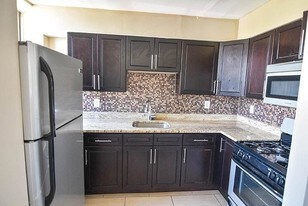 4722 Chestnut St, Unit E