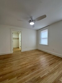 26 Bradlee Rd, Unit 405 in Medford, MA - Foto de edificio - Building Photo