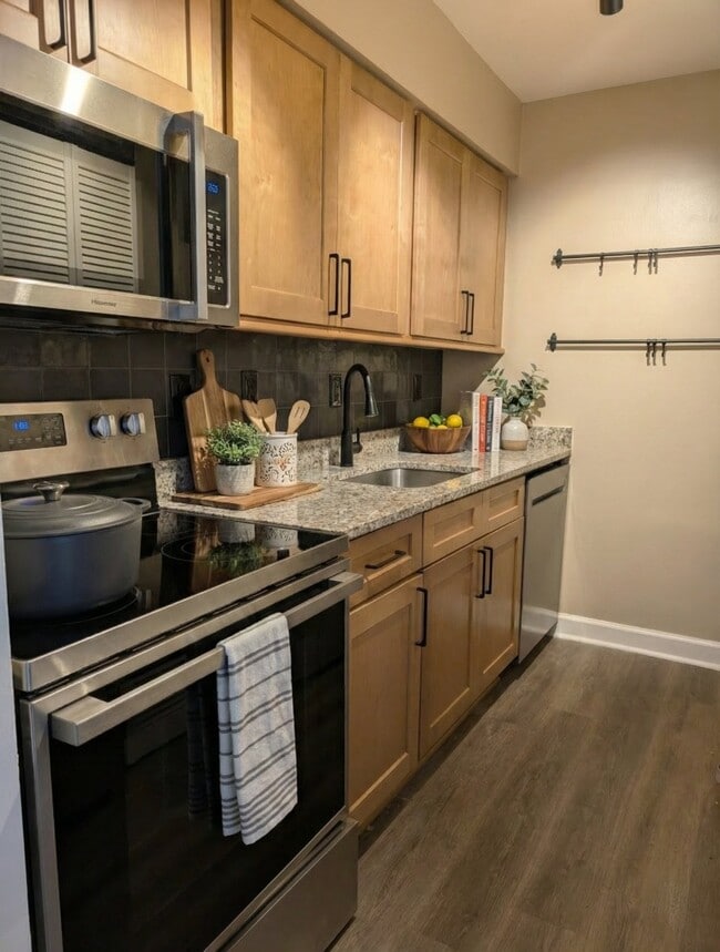 1150 Collier Rd NW, Unit D in Atlanta, GA - Building Photo - Building Photo