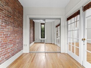 473 Beacon St, Unit 4 in Boston, MA - Building Photo - Building Photo