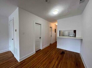 2352 E Main St-Unit -2 in Bexley, OH - Foto de edificio - Building Photo