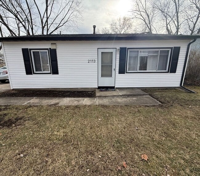 property at 2113 W Kirby Ave