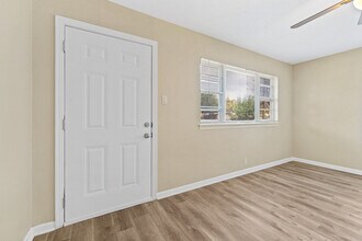 3938 S Walters in San Antonio, TX - Building Photo - Building Photo