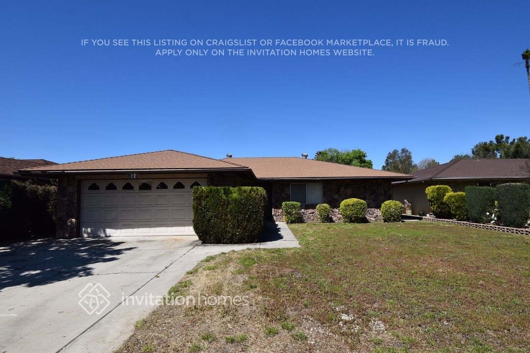 873 Kristin Ln in Hemet, CA - Building Photo