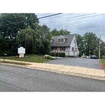 3536 Rhoads Ave in Newtown Square, PA - Building Photo