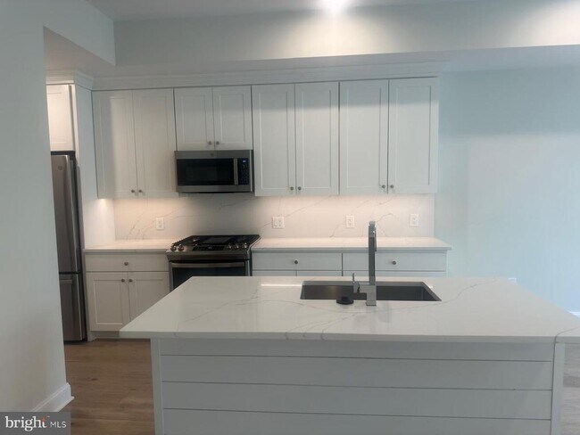 4319 Harrison St NW in Washington, DC - Foto de edificio - Building Photo