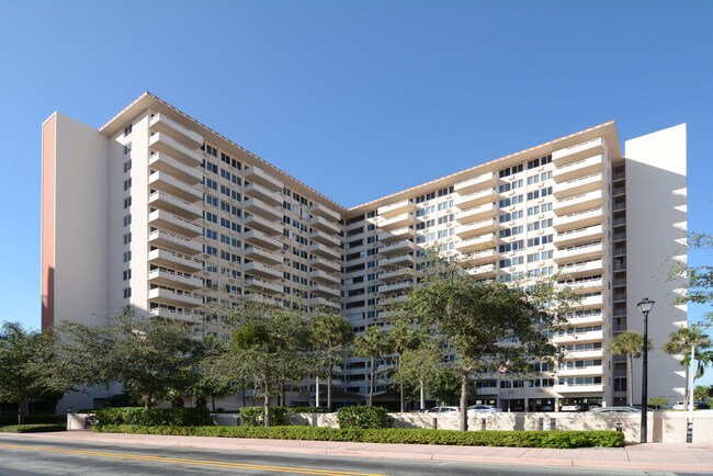 Coral Ridge Towers in Fort Lauderdale, FL - Foto de edificio - Building Photo