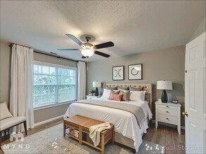 857 Glynn Oaks Dr in Clarkston, GA - Foto de edificio - Building Photo