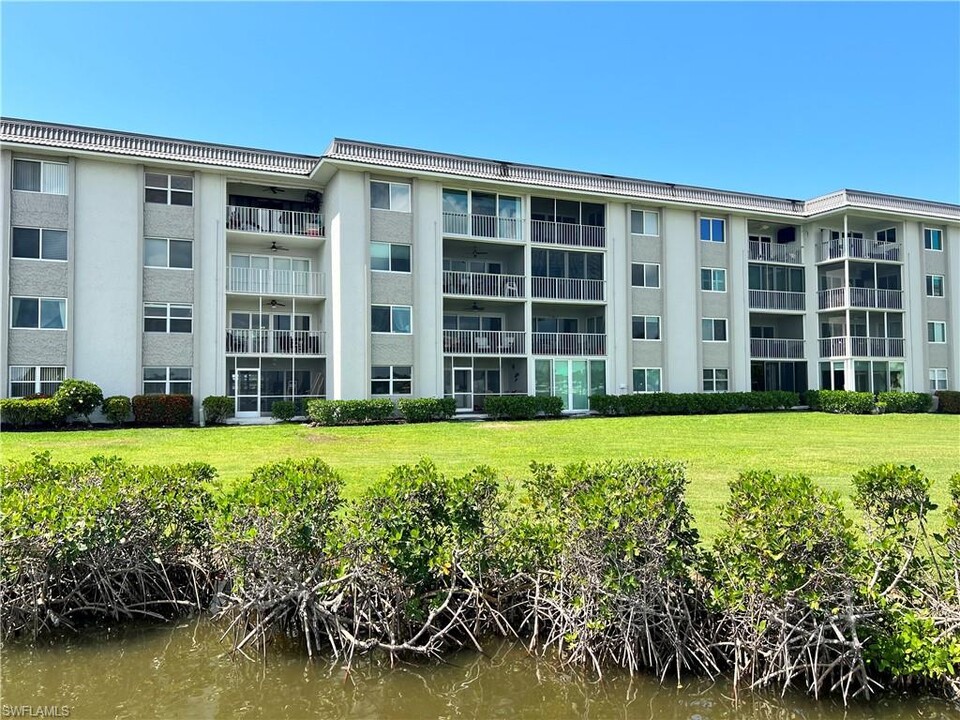 309 Goodlette Rd S in Naples, FL - Building Photo