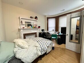 129 Cedar St, Unit 3 in Boston, MA - Building Photo - Building Photo