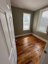352 E Schiller St in Milwaukee, WI - Building Photo - Building Photo