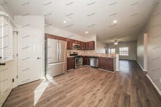 2713 Crystal Pine Dr in Yukon, OK - Building Photo - Building Photo