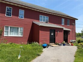 4518 County Rte 4 in Oswego, NY - Building Photo