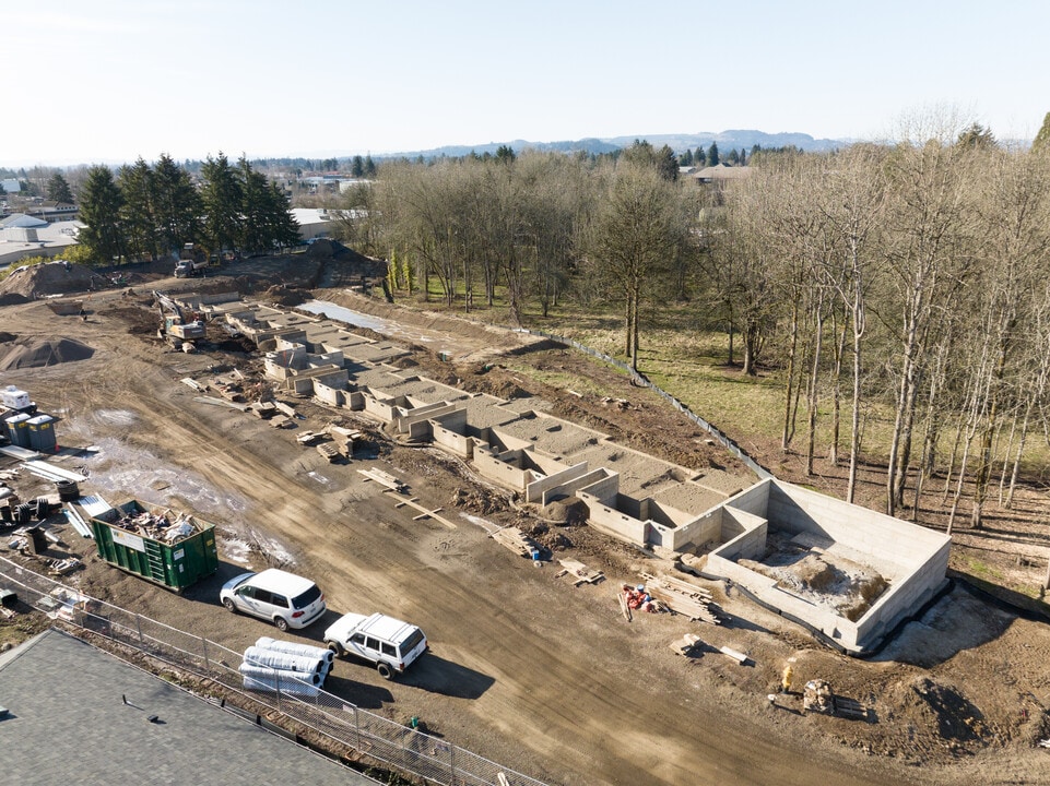 Meadow Brook Villas II in Newberg, OR - Building Photo