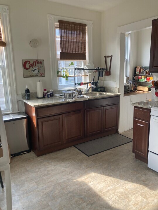 250 Belgrade Ave, Unit 1 in Boston, MA - Building Photo