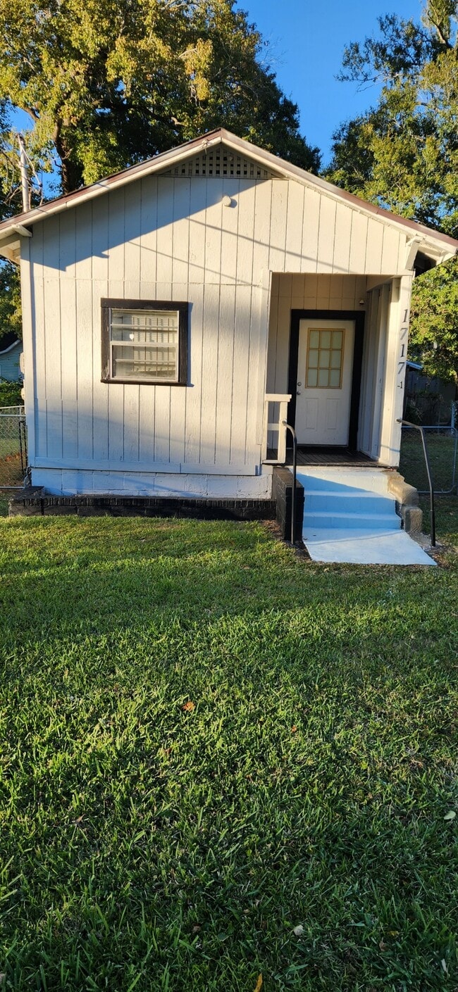 property at 1717 W. 20th St. Apt. 1