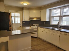 4690 Buckeye Rd in Emmaus, PA - Building Photo - Building Photo