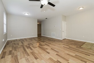 11832 Colony Lakes Blvd in New Port Richey, FL - Building Photo - Building Photo