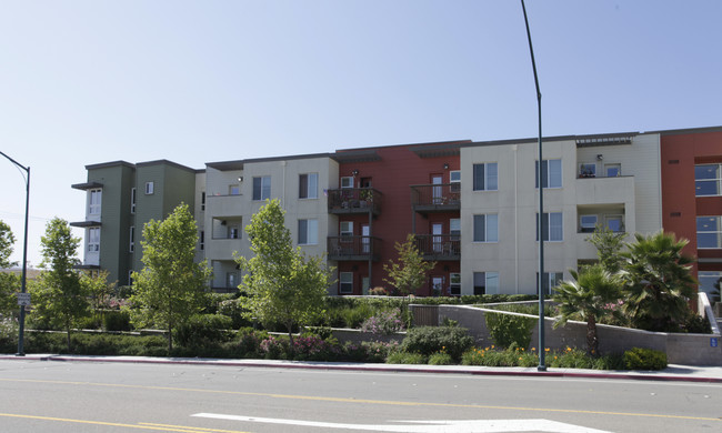 Villa Vasconcellos in Walnut Creek, CA - Foto de edificio - Building Photo