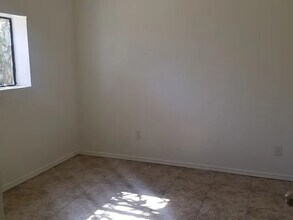 5810 S 6th St in Phoenix, AZ - Building Photo - Building Photo