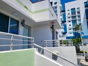 7615 Harding Ave, Unit #4 in Miami Beach, FL - Building Photo - Building Photo