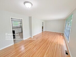 7031 Bonnamere Dr in Nashville, TN - Building Photo - Building Photo