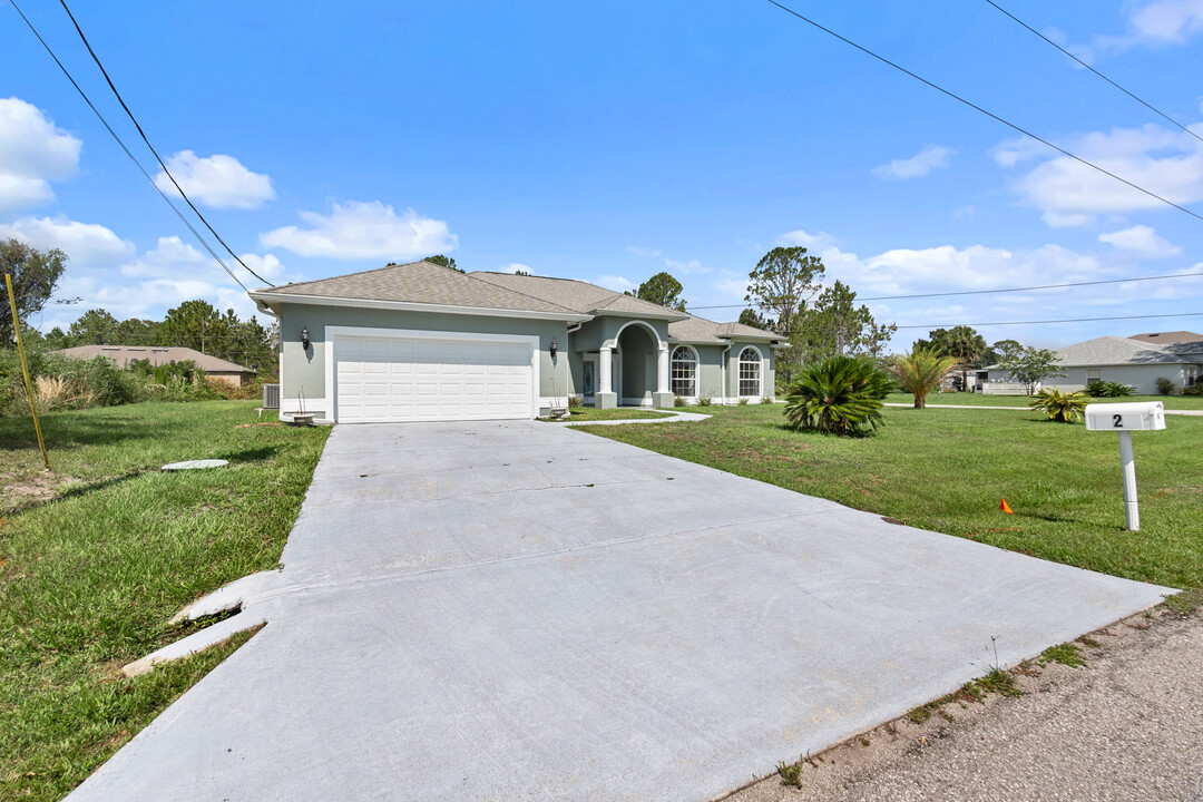 2 Seafarer Ct in Palm Coast, FL - Building Photo