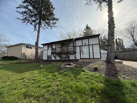 3233 Twyford Rd in Waukegan, IL - Building Photo