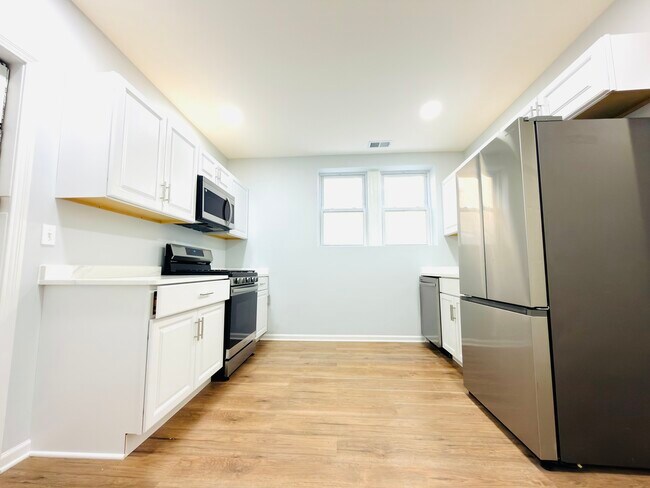 735 S Western Ave in Chicago, IL - Building Photo - Building Photo