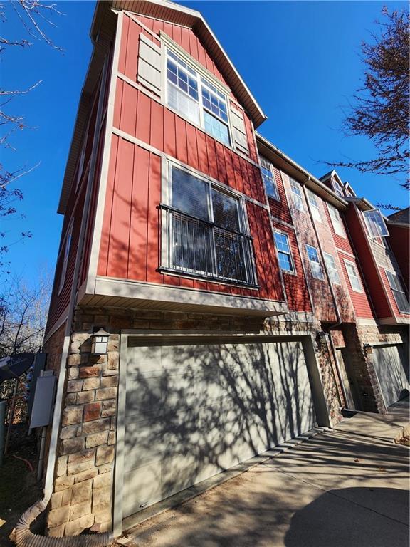 property at 2858 W Redstone Dr
