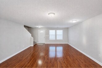 10007 Branley Oak Dr in Cordova, TN - Building Photo - Building Photo